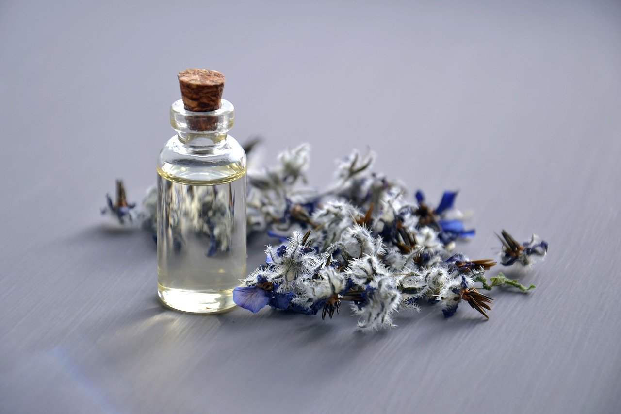 6 Easy DIY Massage and Skincare Oil Blends for The Perfect Massage and Glowing Skin